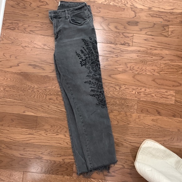 FREE PEOPLE JEANS Grey with Black Embroidery and relaxed boyfriend fit - Picture 4 of 6